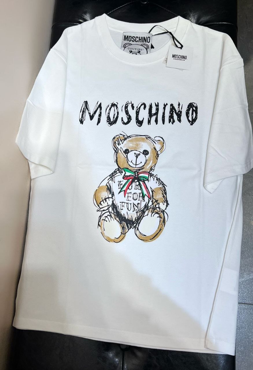 Футболка Moschino
