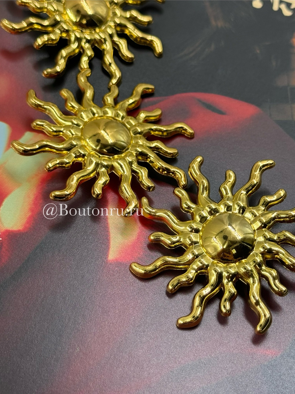 Пуговицы Скиапар. золотистые в форме солнца