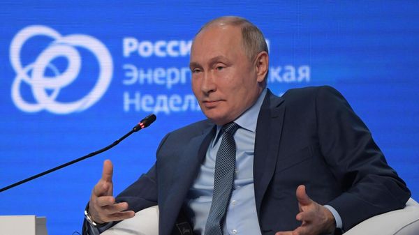 Президент РФ отметил, что в последние годы Россия активно развивает производство оборудования для энергетической отрасли.