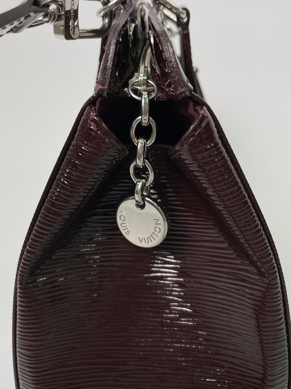 Сумка Louis Vuitton Electric Epi Leather Brea