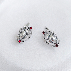 "Скарабей" серьги в серебряном покрытии из коллекции "Египет" от Jenavi  с английским замком