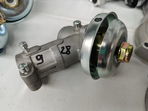 9-28 / Редуктор (28 мм)  д/косилки нижний 9 зуб. (про.) (01009) (за 1 шт.)