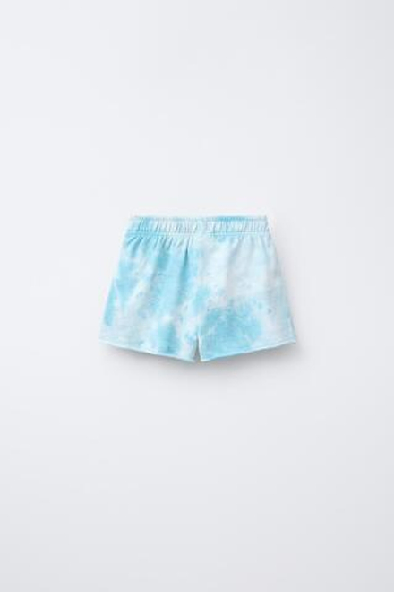 ZARA ШОРТЫ С ПРИНТОМ ТАЙ-ДАЙ, СИНИЙ