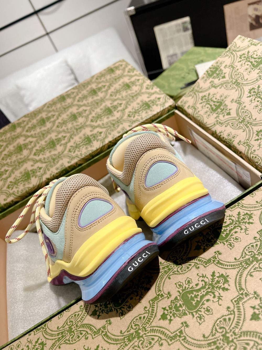 Gucci Run Sneaker (9 colors)