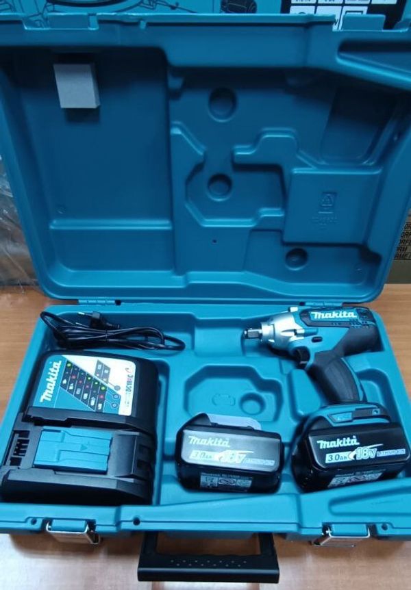 Аккумуляторный ударный гайковёрт Makita DTW190RFE