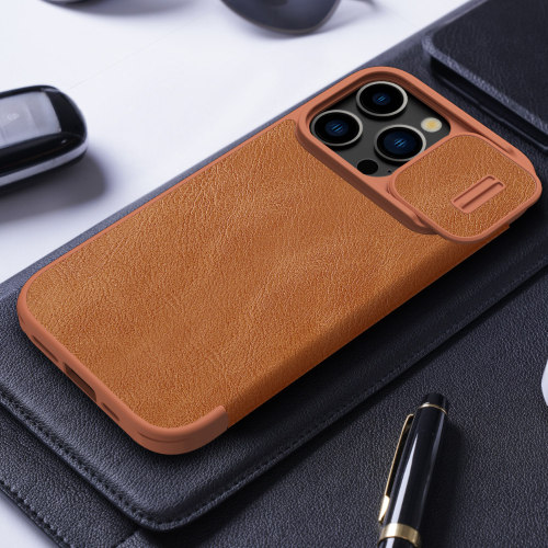 Кожаный чехол книжка коричневого цвета от Nillkin для iPhone 15 Pro, серия Qin Pro Leather с защитной шторкой для камеры