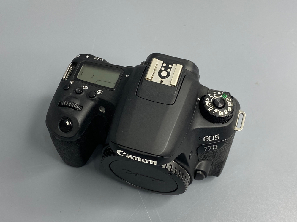 Canon EOS 77D 53500 кадров