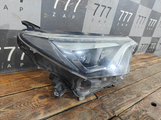 Фара правая LED Toyota RAV4 IV (XA40) 15-19 Б/У Оригинал 8114542680