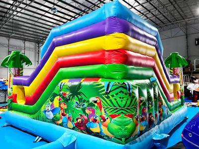 Коммерческий надувной батут "Приключения попугаев", 5x5x3 м.