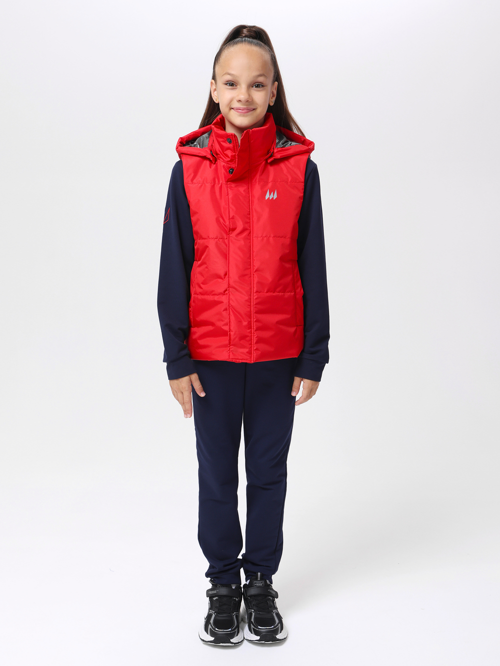 Жилет с съемным капюшоном