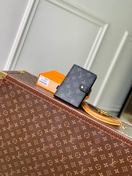 Louis Vuitton Small Ring Agenda