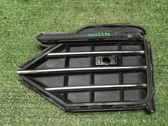 Решетка переднего бампера VW Touareg 3 (18-23)