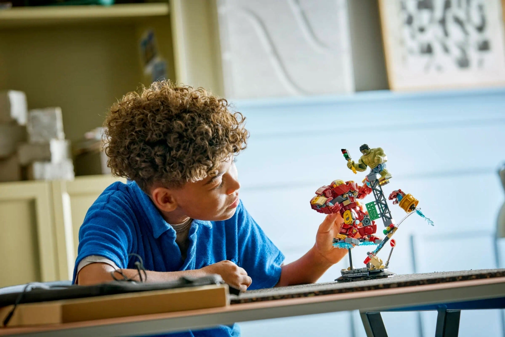 Конструктор LEGO DC Batman 76343 Epic Battle Hulkbuster vs. The Hulk