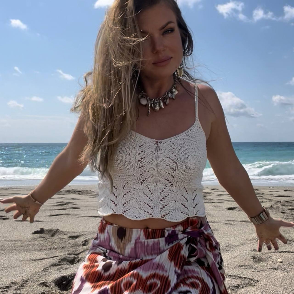 Видео мастер-класс по вязанию топа "Острова"