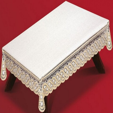 Скатерть жаккардовая прямоугольная, цвет кремово-золотистый, Польша.