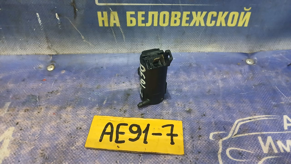 Моторчик бачка омывателя TOYOTA LEVIN 1990