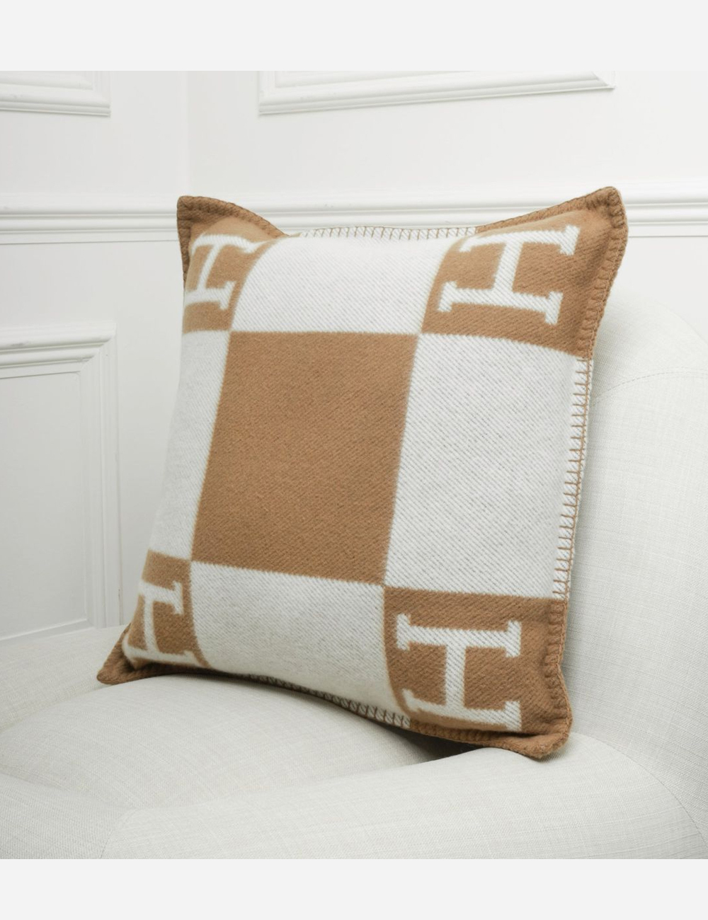 Подушка Hermes Avalon Large Model "Camel"