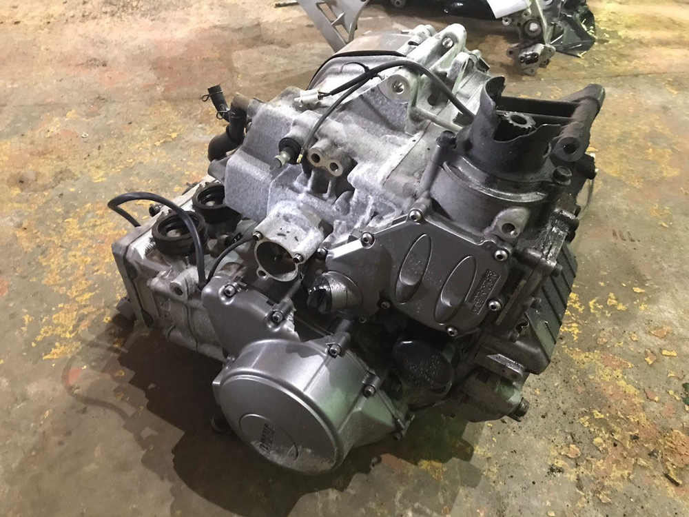Двигатель Yamaha FJR1300 P504E-007737 RP04 2001