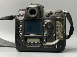Nikon D2X 43000 кадров