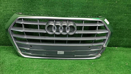 Решетка радиатора Audi Q5 2 80А (2017-2020)