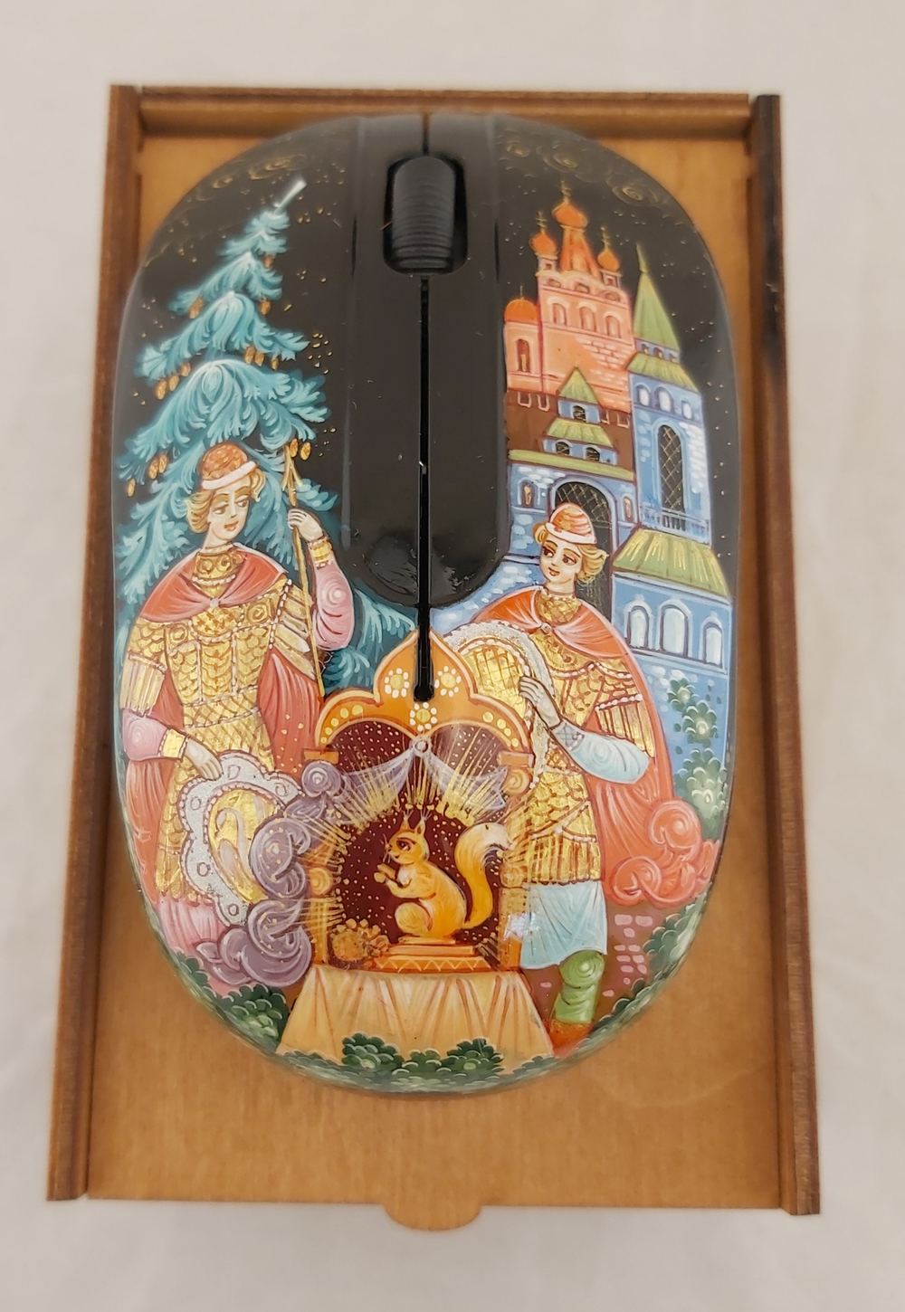 Мышь беспроводная с ручной росписью "Сказка о царе Салтане (Чудо-белка)" №3 худ. Котова