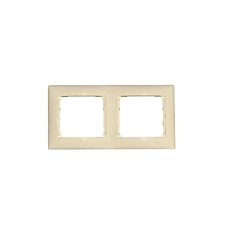 Legrand розетка 4322 с рамкой 2 с/к