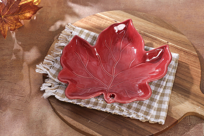 Блюдо "Кленовый лист" красный 22,4*21,1*3,3см