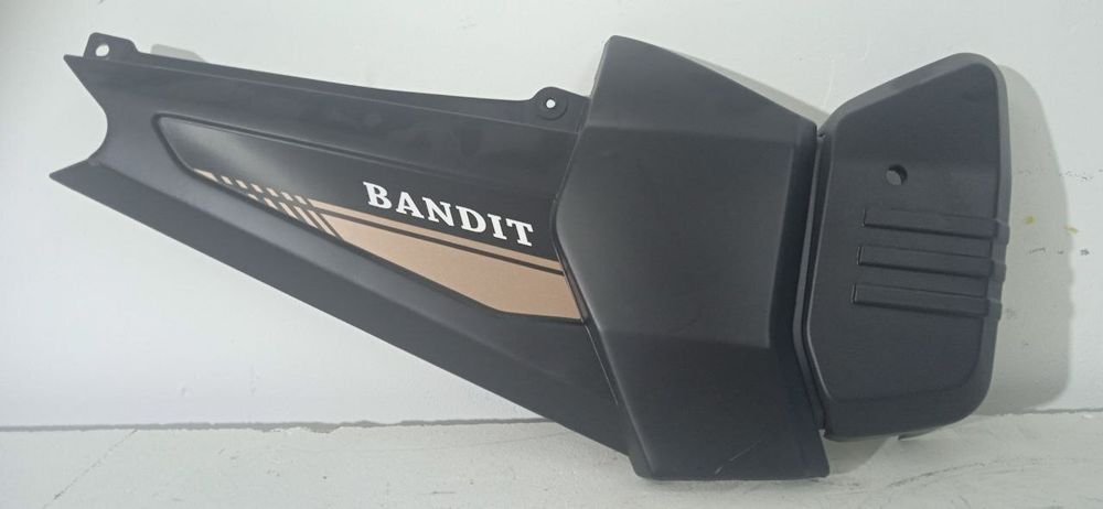 Пластик боковой передний правый мотоцикл BANDIT XV250-A