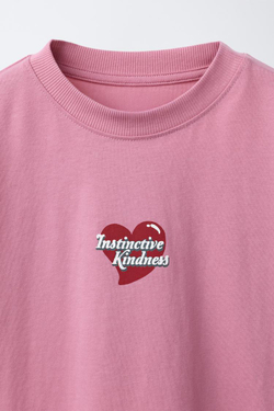 ZARA ФУТБОЛКА С ПРИНТОМ «СЕРДЕЧКИ», РОЗОВЫЙ