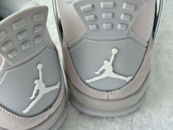 Air Jordan 4 WMNS Frozen Moments