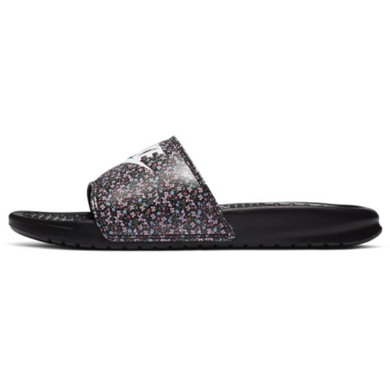NIKE Benassi В избранном Слипоны Женские