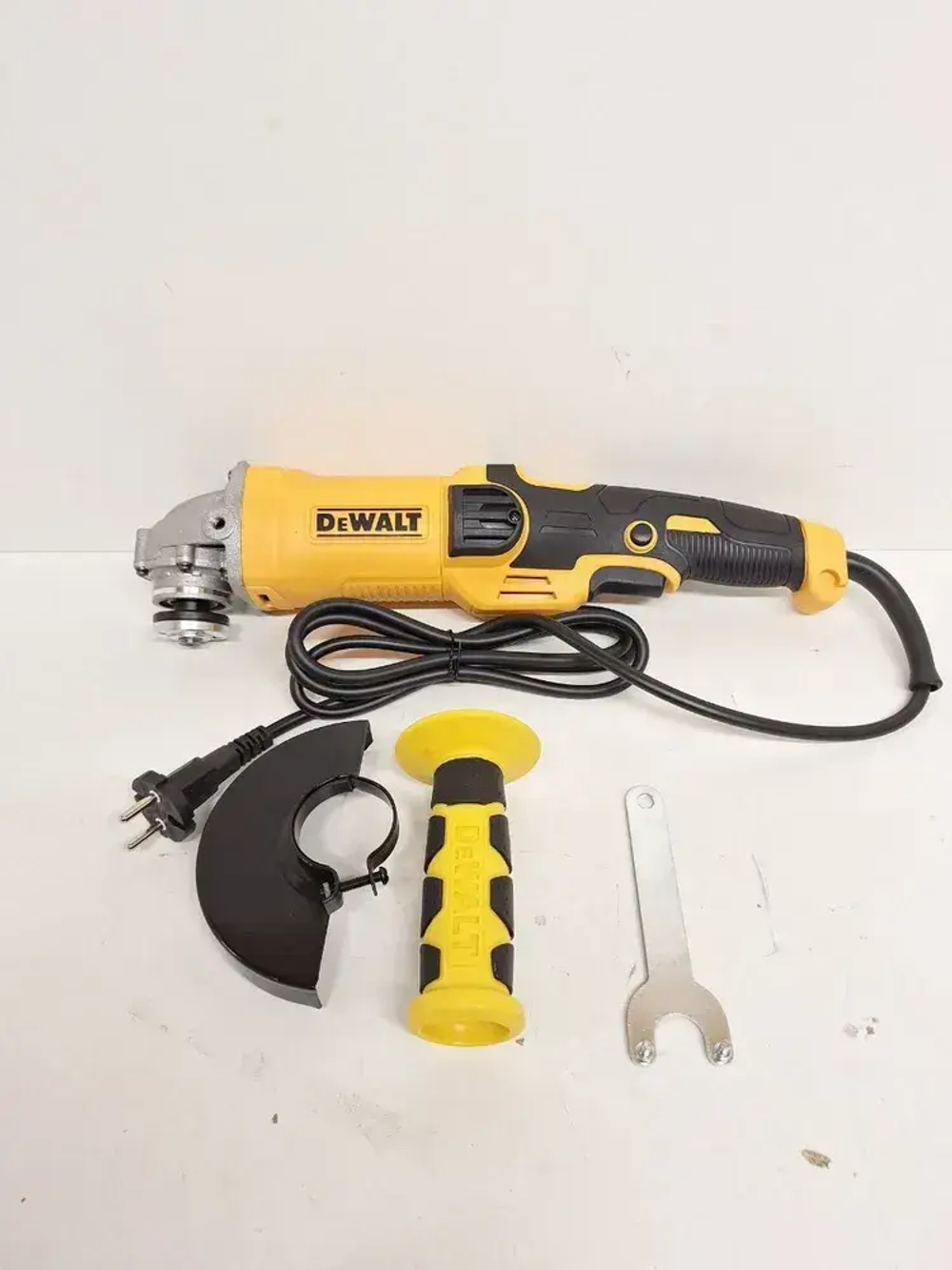 УШМ/Болгарка Dewalt с регулировкой скорости 1600WT