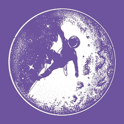 0240 принт Космонавт на Луне белый на фиолетовой футболке