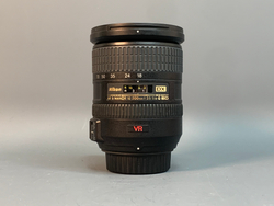Nikon 18-200mm 3.5-5.6G ED AF-S VR DX