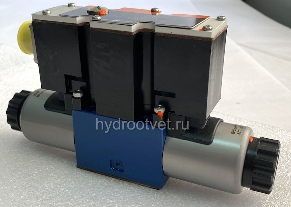 4WRAE6W15-2X/G24K31/A1V - Пропорциональный распределитель со встроенной электроникой Ду6, A1 = ±10 В, номинальный расход 15 л/мин, схема W