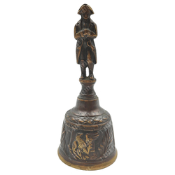 [Сувенир из Ватерлоо] Настольный колокольчик c фигурой Наполеона Бонапарта. Бронза. 2-я пол. XIX в
