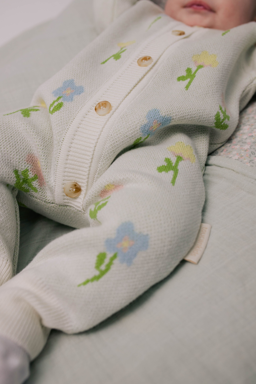 Комбинезон вязаный (цветочные мечты)