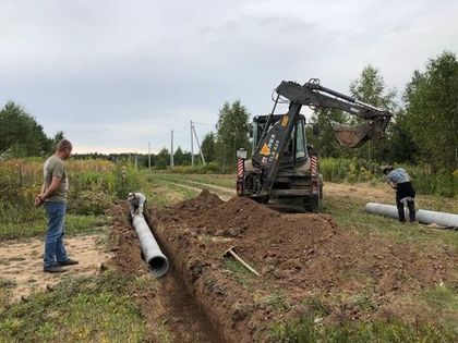 Монтаж дренажных труб в «Усадьбе Романово»