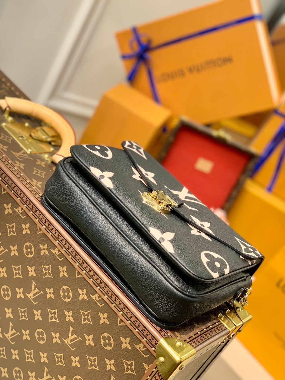 Louis Vuitton Pochette Metis