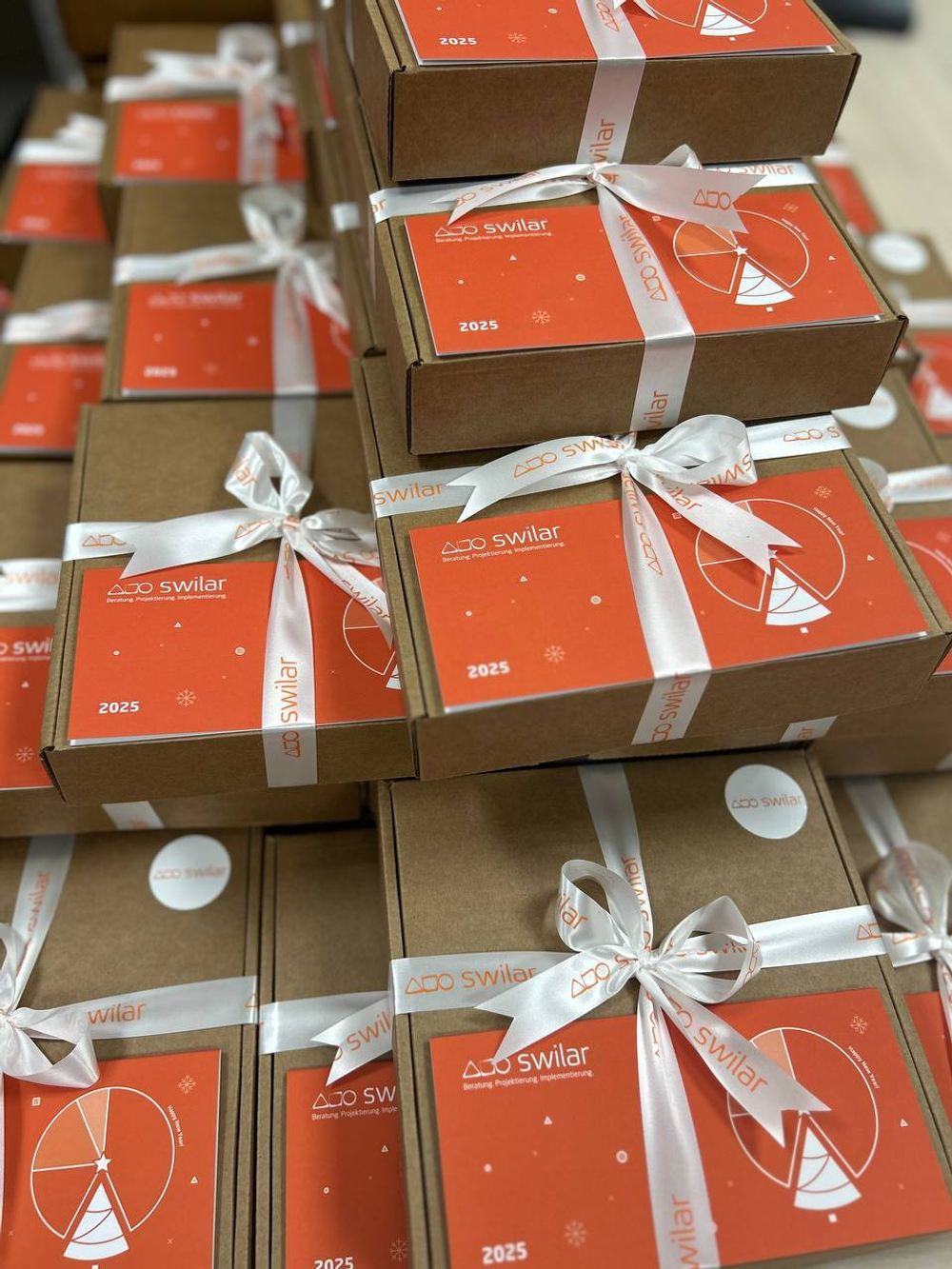 Корпоративный подарок с орехами сотрудникам и партнерам