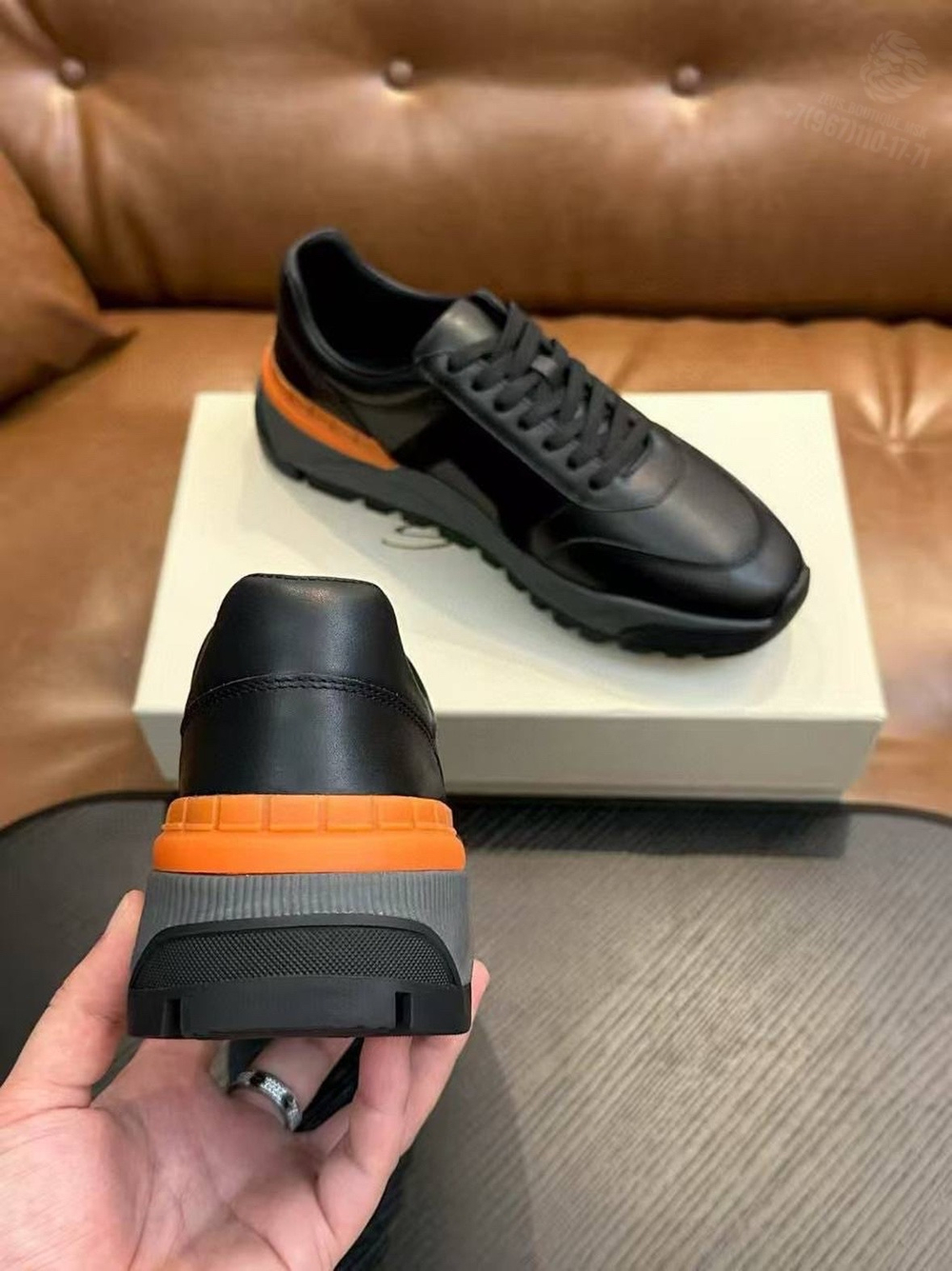 Кроссовки Santoni