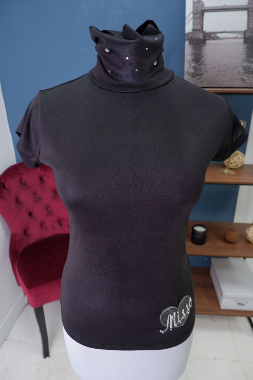 Футболка оригинальная с горлом 44 размер