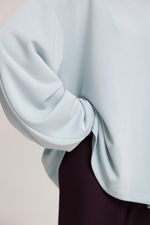 Лонгслив с округлым рукавом