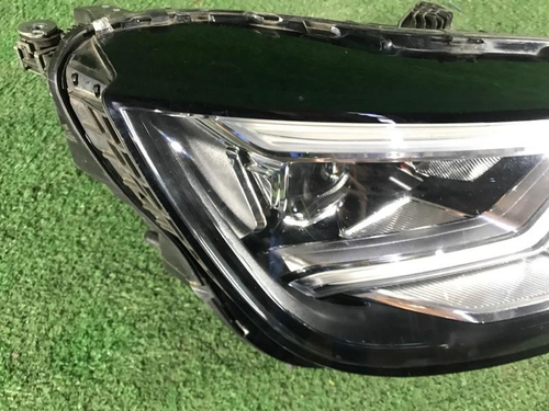 Фара правая Audi Q5 2 80A (2017-2020) LED