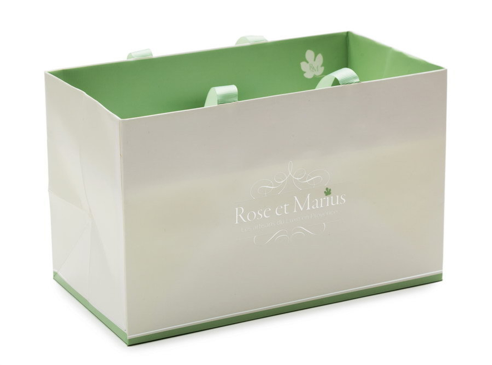 Ароматическая свеча Rose et Marius Кэрри ле Руэ серебристая Франция