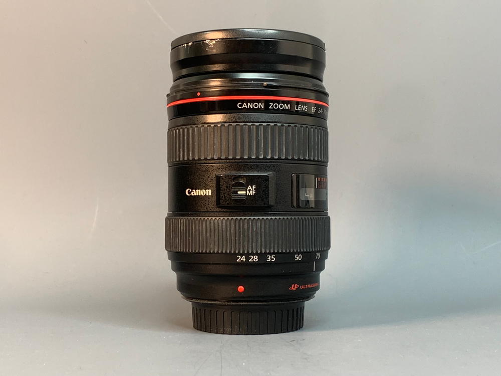 Canon EF 24-70mm 2.8L USM микроцарапки на передней линзе