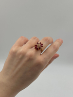 Кольцо с красными кристаллами