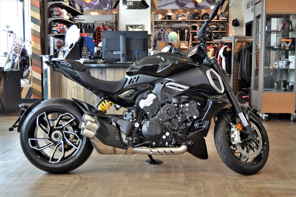 Мотоцикл Ducati Diavel V4 (2025)