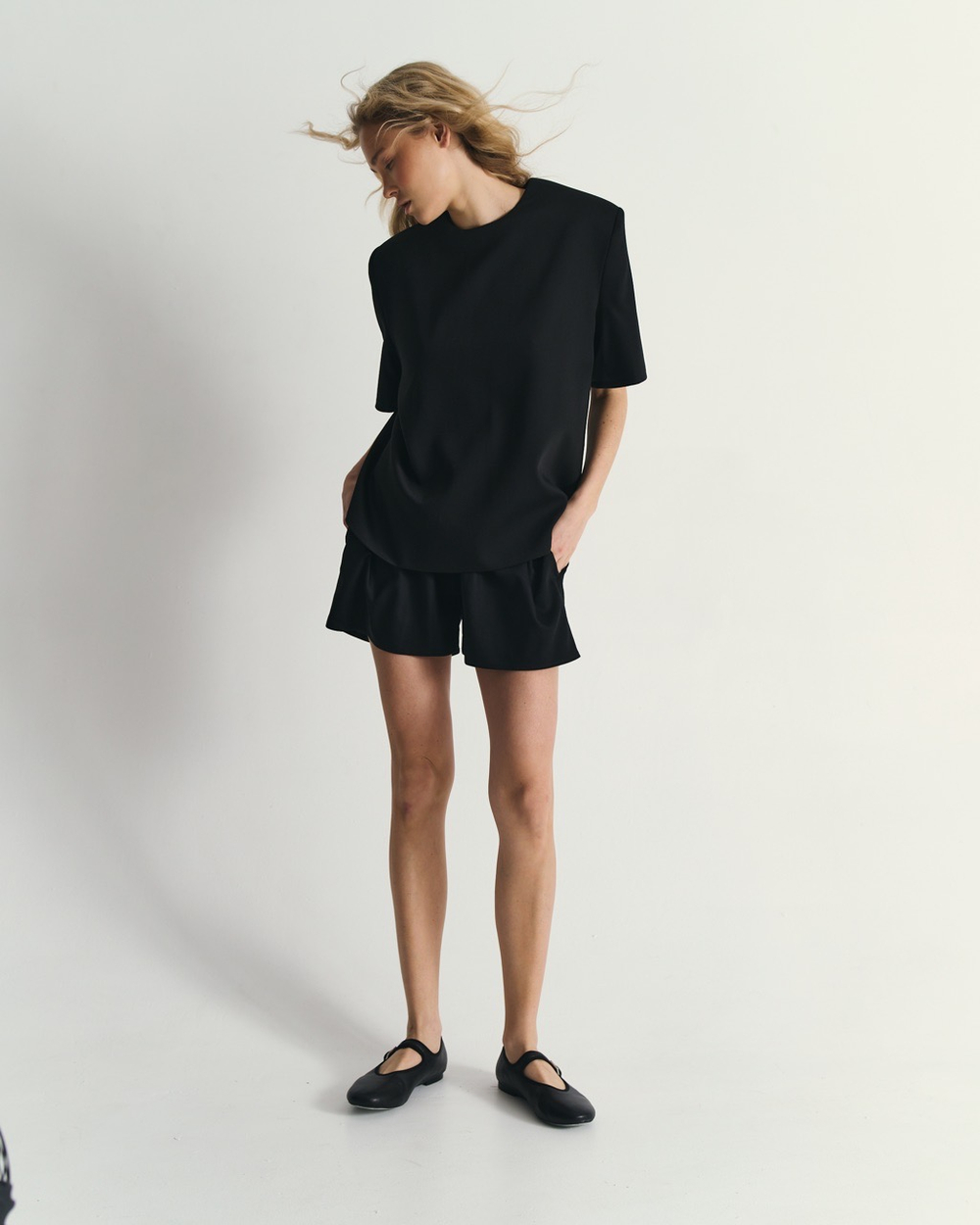 Футболка с открытой спиной Керри