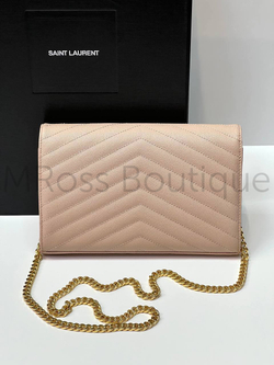 Розовый клатч Cassandre Saint Laurent Matelasse